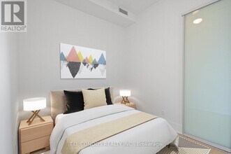 120 Homewood Ave in Toronto, ON - Building Photo - Building Photo