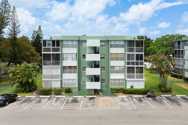 Fountainhead Building in Hollywood, FL - Foto de edificio - Building Photo