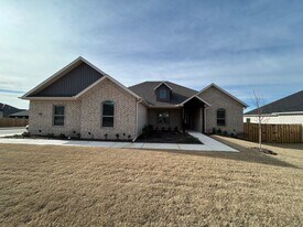2201 Salmon St in Pea Ridge, AR - Building Photo