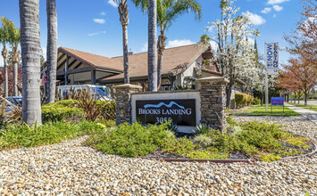 Brooks Landing in Modesto, CA - Foto de edificio - Building Photo