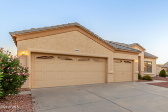 10615 W Deanna Dr in Peoria, AZ - Foto de edificio - Building Photo