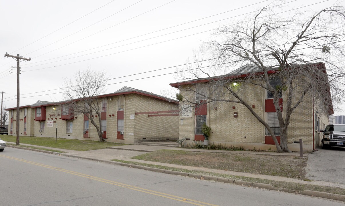 Hickory Park Apartments in Dallas, TX - Building Photo