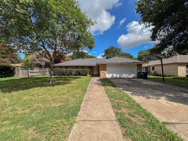 1425 E Windsor Dr in Denton, TX - Building Photo