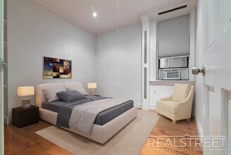 Brooklyn heights 1 bd | 1 ba: Apartments in Brooklyn, NY - Building Photo - Building Photo