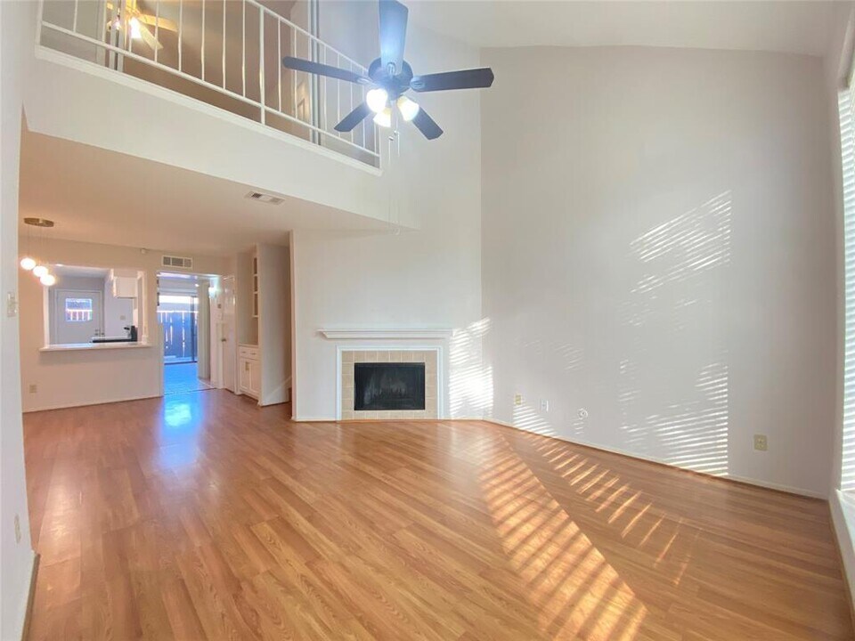 2601 S Braeswood Blvd in Houston, TX - Building Photo