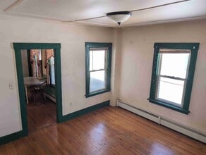 35 Spruce St in Waterville, ME - Building Photo - Building Photo