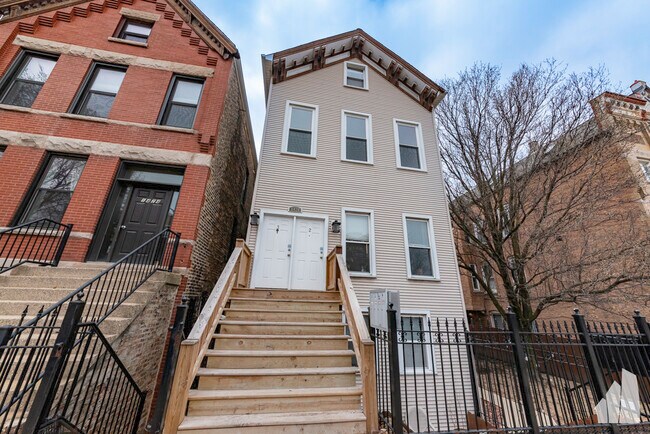 property at 1426 N Greenview Ave