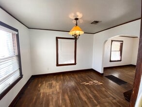 1631 W Cherokee Ave in Enid, OK - Building Photo - Building Photo
