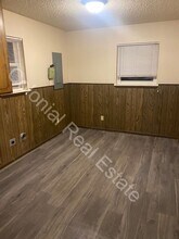 100 Tucker Ave in Clovis, NM - Foto de edificio - Building Photo