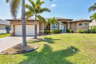 4 White Marsh Ln in Rotonda West, FL - Building Photo - Building Photo