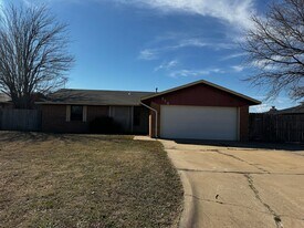 314 NE Skyline Cir in Lawton, OK - Building Photo