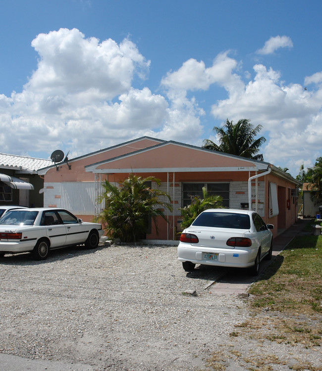 910-918 N 22nd Ave in Hollywood, FL - Building Photo - Building Photo