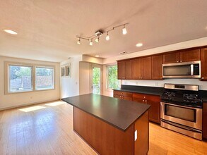 1409 N Northgate Way in Seattle, WA - Building Photo - Building Photo
