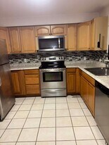 803 9th Ave NW in Puyallup, WA - Building Photo