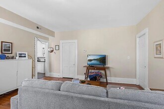 2514 Lincoln St NE, Unit 1 in Minneapolis, MN - Foto de edificio - Building Photo