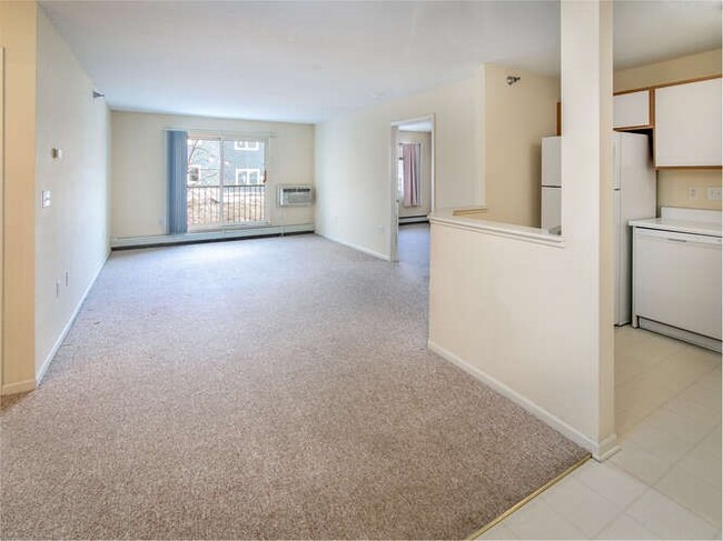 16955 Toronto Ave SE, Unit 308 in Prior Lake, MN - Foto de edificio - Building Photo