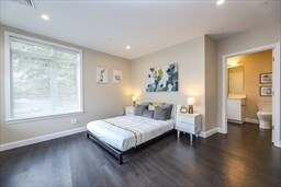 4935 Washington St, Unit 210 in Boston, MA - Foto de edificio - Building Photo