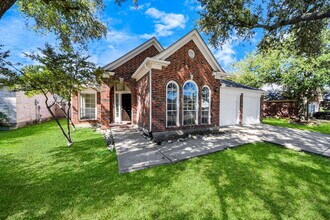 7207 Glenbank Way in Houston, TX - Foto de edificio - Building Photo