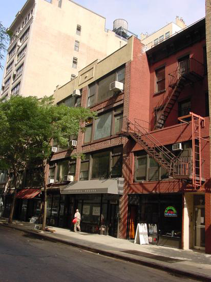 143-145 W 22nd St in New York, NY - Building Photo