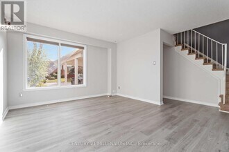 53 Courtleigh Square in Brampton, ON - Building Photo - Building Photo