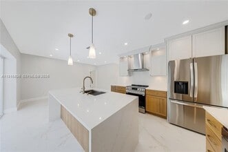 8825 SW 151st St in Palmetto Bay, FL - Building Photo - Building Photo