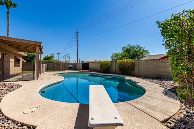 property at 3820 S Elm St