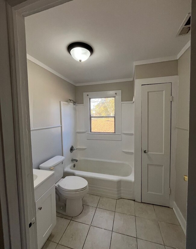 1129 Tidmore Bend Rd in Gadsden, AL - Foto de edificio - Building Photo