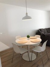 201 Sunrise Dr-Unit -106 in Miami, FL - Building Photo - Building Photo