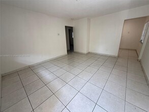 5831 Taylor St-Unit -1 in Hollywood, FL - Building Photo - Building Photo