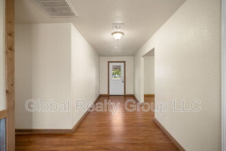 153 Oak Valley Dr in La Vernia, TX - Building Photo - Building Photo