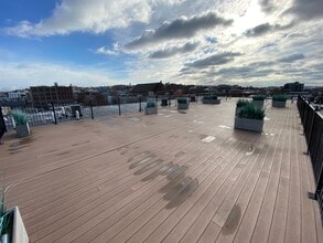 303 D St, Unit 3 in Boston, MA - Foto de edificio - Building Photo