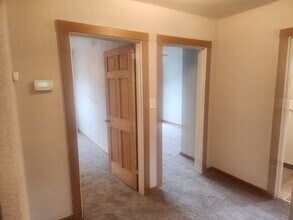 732 Idlewood Ave in Carnegie, PA - Building Photo - Building Photo