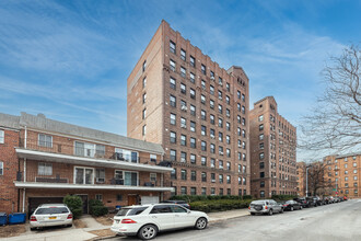 83-00 Talbot St in Kew Gardens, NY - Foto de edificio - Building Photo