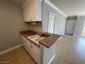 185 Santa Clara Dr in Naples, FL - Building Photo - Building Photo