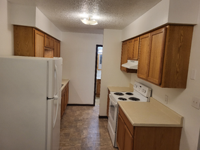 1102 W McPherson St in Knob Noster, MO - Building Photo - Building Photo