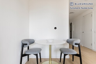 243 W 28th St in New York, NY - Building Photo - Building Photo