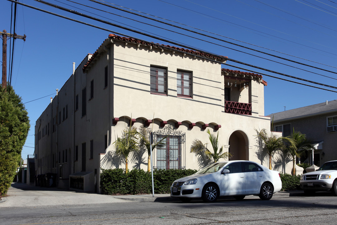 3901 E 10th St in Long Beach, CA - Building Photo