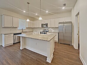 310 Pine Terrace Dr in Ruskin, FL - Building Photo - Building Photo