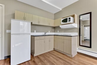 1Ten On Whyte - Student Living in Edmonton, AB - Building Photo - Building Photo