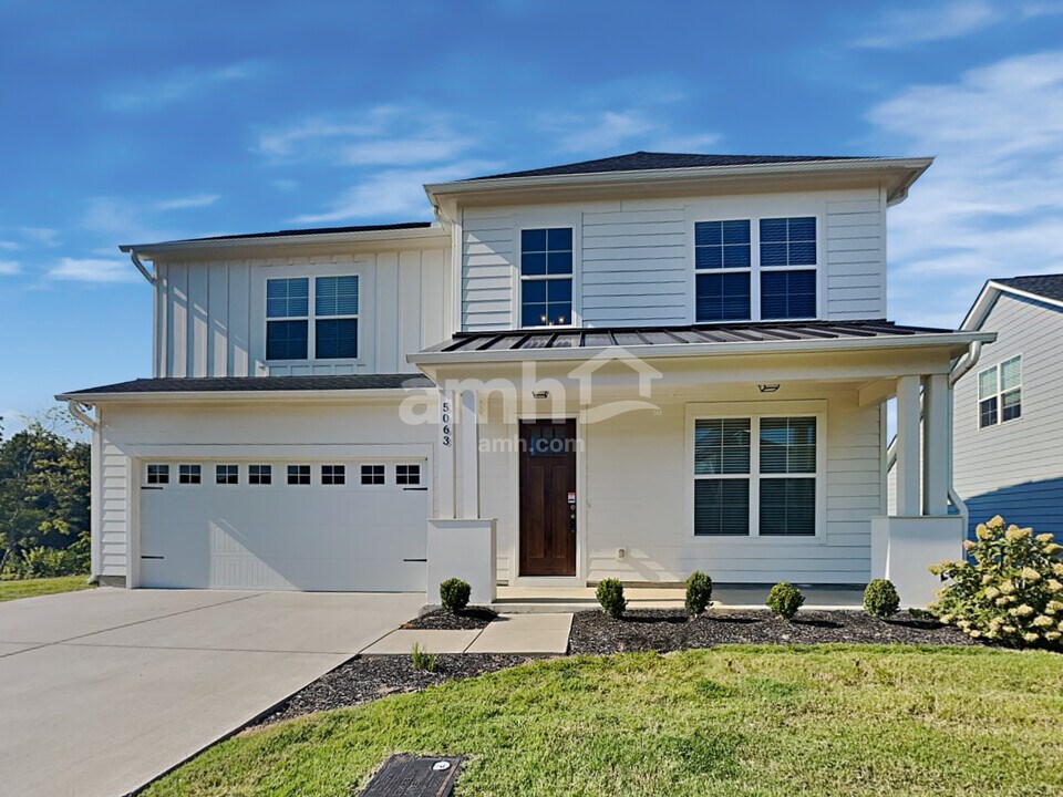 5063 Mountain Springs Rd in Nashville, TN - Building Photo