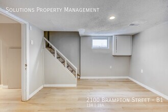 2100 Brampton St in Hamilton, ON - Building Photo - Building Photo