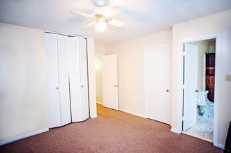 Woodlea Apartments in Fayetteville, NC - Building Photo - Interior Photo