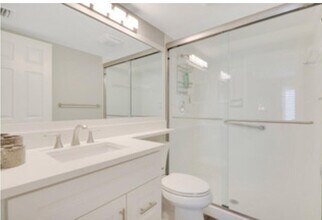 4492 NE Ocean Blvd in Jensen Beach, FL - Building Photo - Building Photo