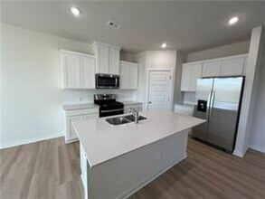 4808 W Planetree St in Fayetteville, AR - Building Photo - Building Photo