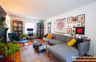 841 Fellsway W in Medford, MA - Building Photo