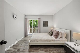 23391 Park Sorrento in Calabasas, CA - Building Photo - Building Photo
