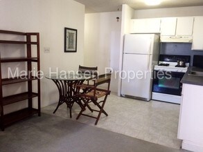 2452 Tusitala St-Unit -APT 805 in Honolulu, HI - Building Photo - Building Photo
