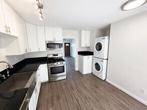 4907 Iroquois Ave in San Diego, CA - Foto de edificio - Building Photo