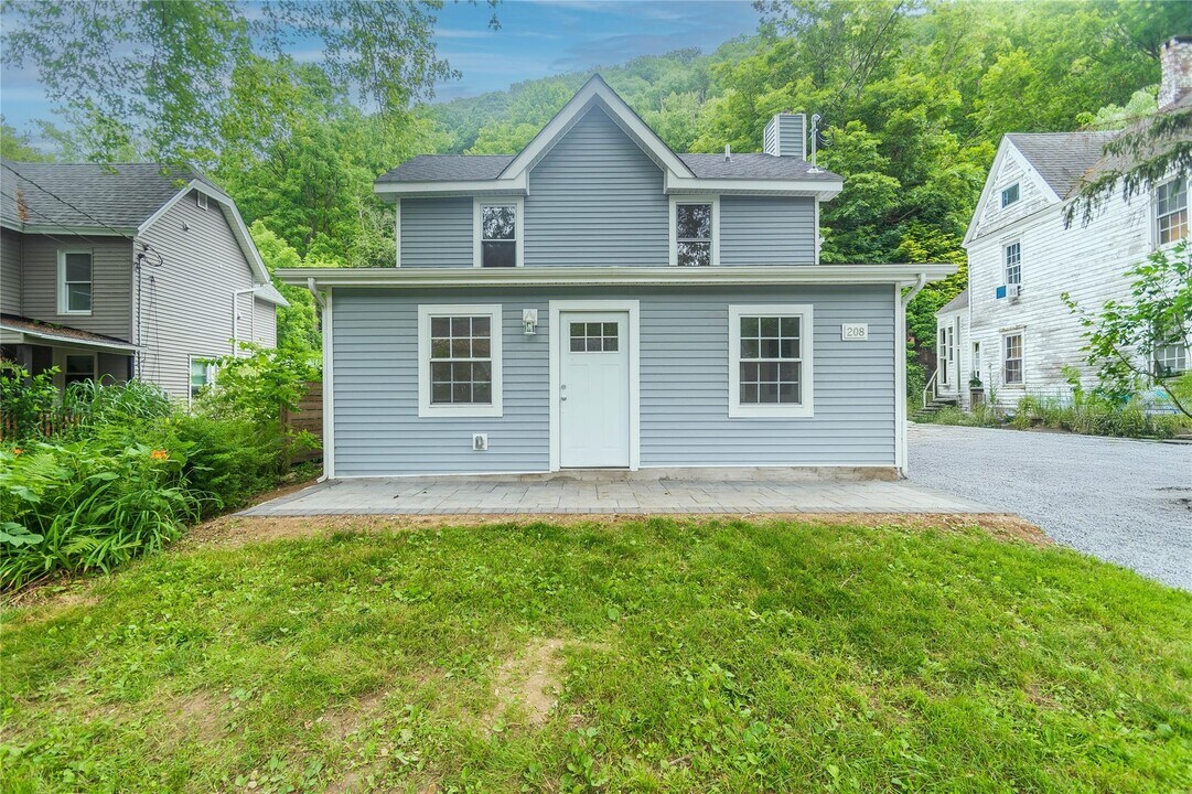 208 Old Rte 22 in Wassaic, NY - Building Photo
