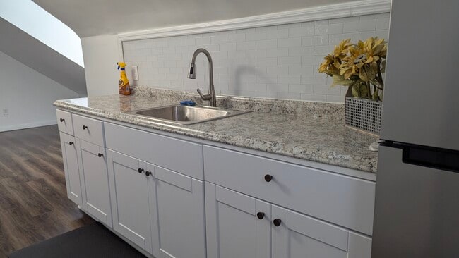 18 Ramapo Valley Rd in Oakland, NJ - Building Photo - Building Photo